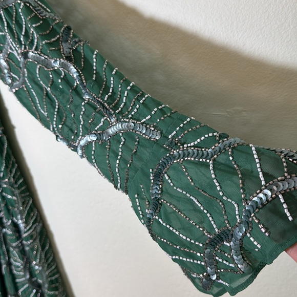 ASOS design 14 embellished wrap midi dress with scallop design in green - Picture 8 of 14